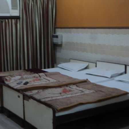 Hotel Jyoti Varanasi Exteriör bild