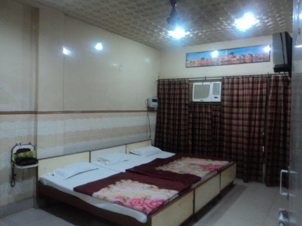 Hotel Jyoti Varanasi Rum bild